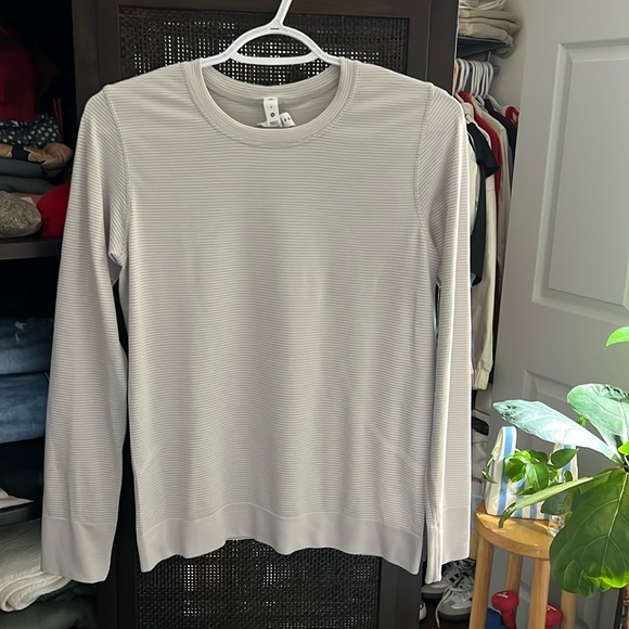 lululemon athletica Tops - Lululemon long sleeve shirt